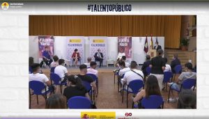 Iceta hace un llamamiento desde el IES Pedro Mercedes a los jóvenes preparados y con vocación de servicio público