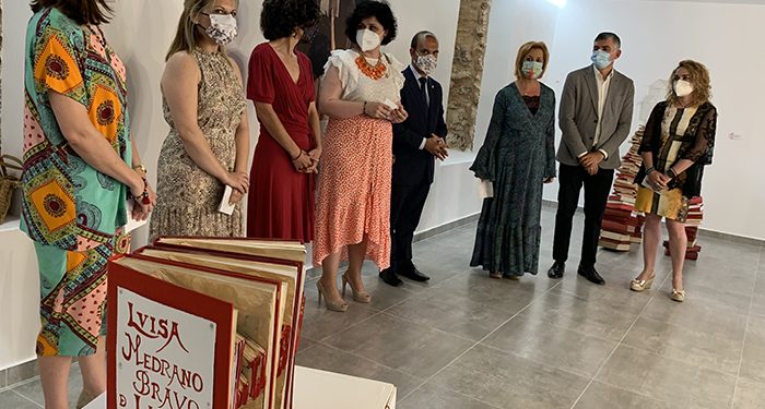 Inaugurado en San Clemente el nuevo espacio expositivo Adolfo Suárez y su primera muestra, un homenaje de mujeres artistas a Luisa de Medrano