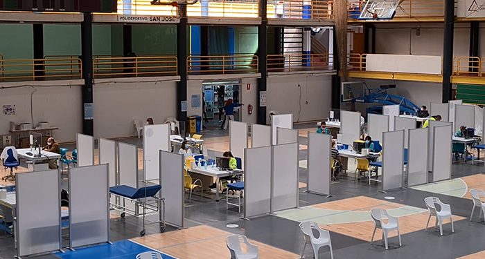 Iniciada en Guadalajara la vacunación del grupo de personas nacidas entre los años 1972 y 1981 1 Iniciada en Guadalajara la vacunación del grupo de personas nacidas entre los años 1972 y 1981