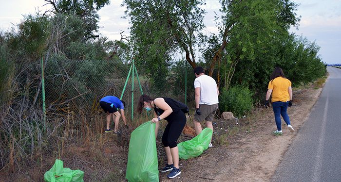 JJSS de Tarancón recoge 100 kg de basura en su I Batida de Limpieza
