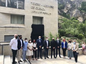 José Luis Perales “reinaugura” emocionado el Teatro Auditorio de Cuenca que ya lleva su nombre