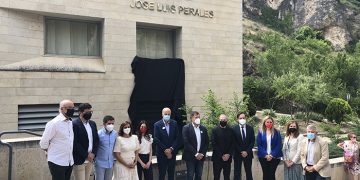 José Luis Perales “reinaugura” emocionado el Teatro Auditorio de Cuenca que ya lleva su nombre