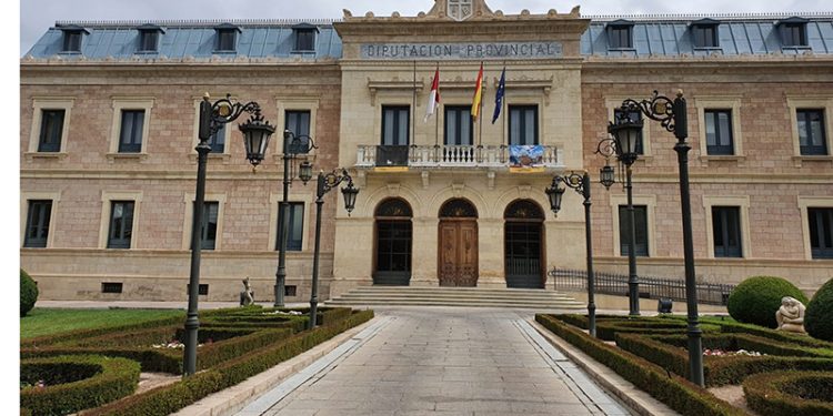 La Diputación de Cuenca ayudará a los ayuntamientos en la restauración de los documentos de interés histórico en mal estado