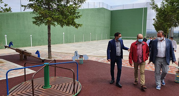 La Diputación de Cuenca invierte 15.000 euros en el arreglo de las pistas polideportivas de Fuentelespino de Moya 1 La Diputación de Cuenca invierte 15.000 euros en el arreglo de las pistas polideportivas de Fuentelespino de Moya