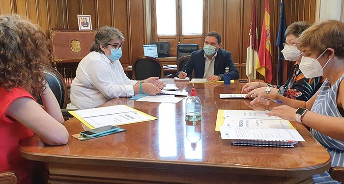 La Diputación de Cuenca trabajará con ATELCU para integrar a las personas que padecen Trastorno del Desarrollo del lenguaje 1 La Diputación de Cuenca trabajará con ATELCU para integrar a las personas que padecen Trastorno del Desarrollo del lenguaje