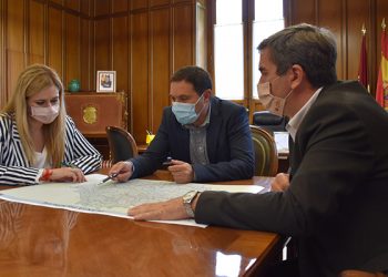 La Diputación de Cuenca y la Junta repasan el comienzo de las actuaciones del convenio que actuará en 31 caminos forestales La Diputación de Cuenca y la Junta repasan el comienzo de las actuaciones del convenio que actuará en 31 caminos forestales