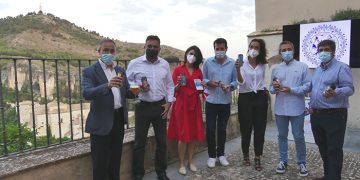 La FAP, Abe the Ape y la cerveza conquense Dawat se unen para mostrar la exposición ‘Disfrutando de la vida’