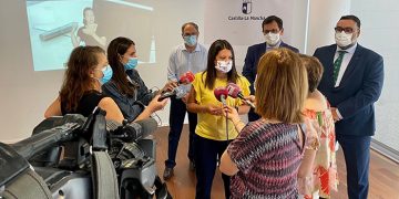 La Junta avanza en la implantación del servicio de videointerpretación en lengua de signos para personas sordas