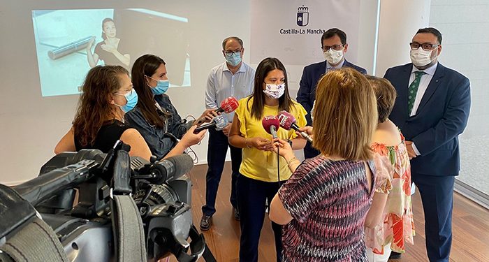 La Junta avanza en la implantación del servicio de videointerpretación en lengua de signos para personas sordas