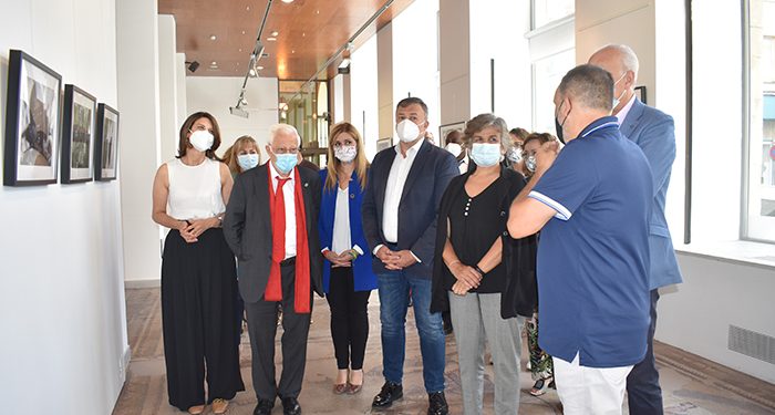 La Junta destaca la labor de Mensajeros de la Paz e invita a visitar la muestra ´Afrincados´ en la Sala Iberia hasta el 29 de junio