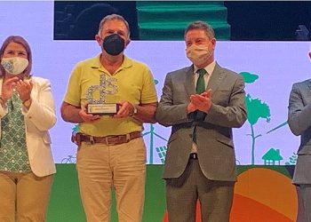 La Junta premia la labor trashumante de los hermanos Cardo