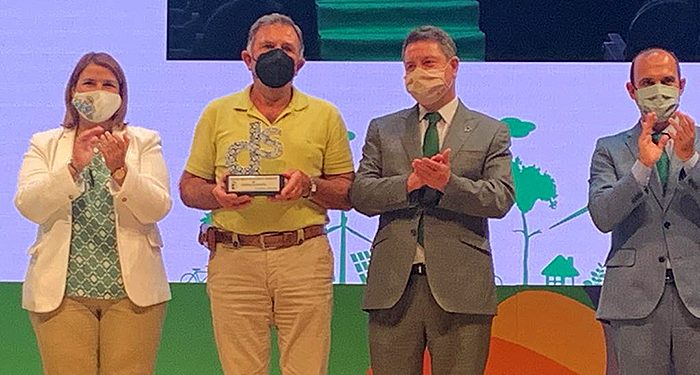 La Junta premia la labor trashumante de los hermanos Cardo