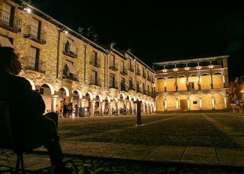 La Plaza Mayor de Sigüenza estrena iluminación