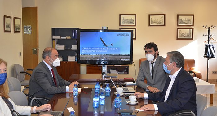 La UCLM y la empresa Skydweller sientan las bases de una colaboración en materia de prácticas e innovación