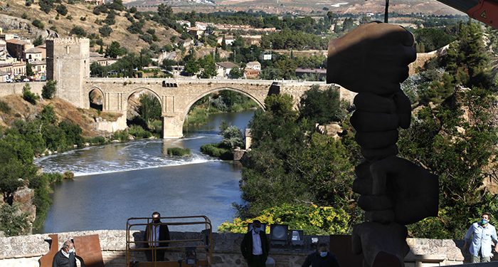 Las Cortes de Castilla-La Mancha homenajean con un monumento a las personas fallecidas por Covid-19 y al personal de los servicios esenciales 1 Las Cortes de Castilla-La Mancha homenajean con un monumento a las personas fallecidas por Covid-19 y al personal de los servicios esenciales