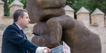 Page afirma que “no olvidar” es el mejor homenaje a las víctimas del Covid-19 y llama a la prudencia porque “aún hay que rematar al virus”