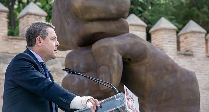 Page afirma que “no olvidar” es el mejor homenaje a las víctimas del Covid-19 y llama a la prudencia porque “aún hay que rematar al virus” 1 Page afirma que “no olvidar” es el mejor homenaje a las víctimas del Covid-19 y llama a la prudencia porque “aún hay que rematar al virus”