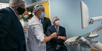 Page conoce los últimos avances tecnológicos adquiridos para el Hospital de Guadalajara y que supone una mejor prestación sanitaria para la ciudadanía