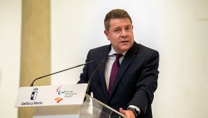 Page subraya que lo que afecta a España se decide entre todos los españoles, “no por partes”