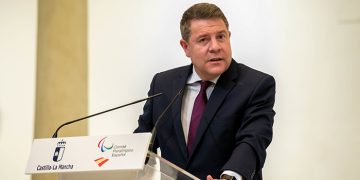 Page subraya que lo que afecta a España se decide entre todos los españoles, “no por partes”