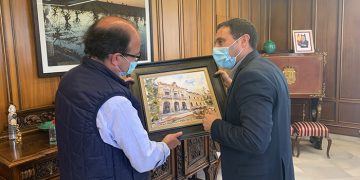 Pedro Romero Sequí lleva a cabo una ilustración del Palacio Provincial que será utilizada como regalo institucional