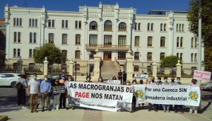 Podemos elevará a nivel estatal y europeo el conflicto por las macrogranjas en Castilla-La Mancha