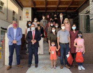 Robles recibe a las personas y entidades de Guadalajara que serán distinguidas por el Gobierno regional