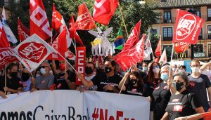 UGT insiste en que los sindicatos no aceptarán salidas forzosas en el ERE de CaixaBank