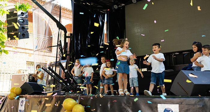 Una granja móvil y la fiesta de graduación, divertido fin de curso en el Colegio Ciudad de Capadocia de Trillo