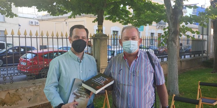 Presentados los “Apuntes para la Historia Nazarena Conquense” de Antonio Pérez Valero.