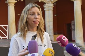 La concejala de Hacienda, Lucía de Luz, desmiente los “graves bulos” del Grupo Popular en relación al auditorio Pedro Díaz