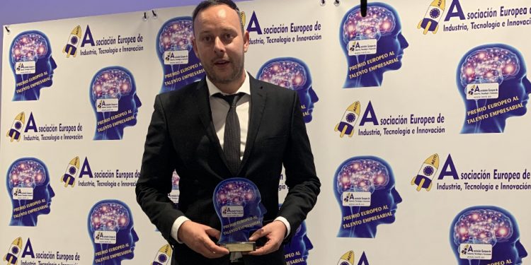 585e3319 7574 4221 ace8 3e3727e6c407