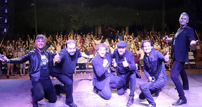 B-Vocal llena la Plaza del Pueblo y entusiasma en Cabanillas