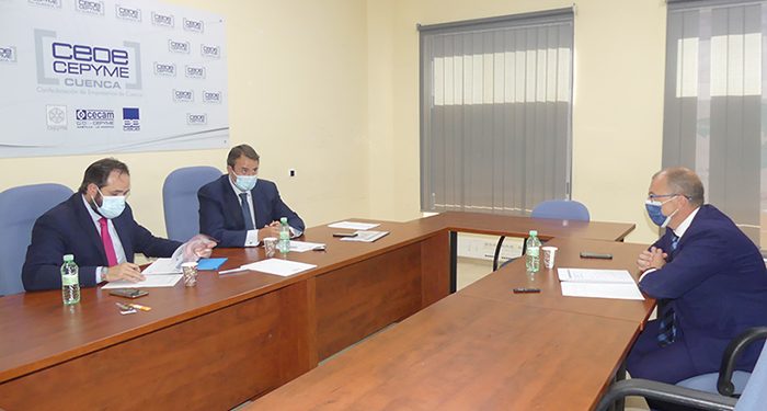 CEOE Cuenca presenta las líneas maestras de su plan de movilidad al presidente del PP en la región