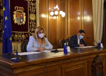 La Diputación de Cuenca y la Junta invertirán 1,4 millones de euros en 125 consultorios médicos de 106 municipios La Diputación de Cuenca y la Junta invertirán 1,4 millones de euros en 125 consultorios médicos de 106 municipios