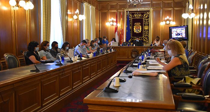 Diputación de Cuenca aprueba todos los puntos y nombra a Nuria Illana vicepresidenta