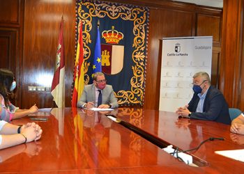 La Junta se reúne con BNI para conocer el trabajo de más de un centenar de empresas de Guadalajara