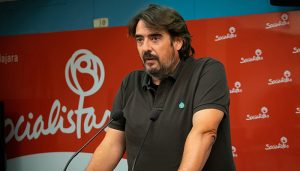 Reprobación a Antonio Román “solo caben dos opciones, o votar a favor, o darle la razón en su acoso a una trabajadora por ser socialista”