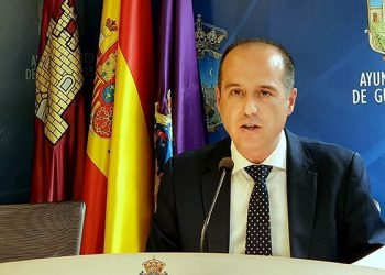 Alberto Rojo, alcalde de Guadalajara, celebra el "Dia de los abuelos"