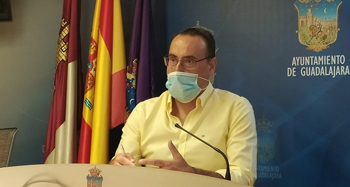 VOX se opone a otra modificación de crédito de cuatro millones de euros “al agravar el derroche del socialista Rojo en el Ayuntamiento de Guadalajara” 1 Antonio de Miguel