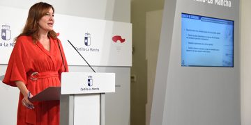 La lucha contra la pandemia hizo que Castilla-La Mancha duplicara en 2020 la cuantía de los contratos suscritos por el sector público
