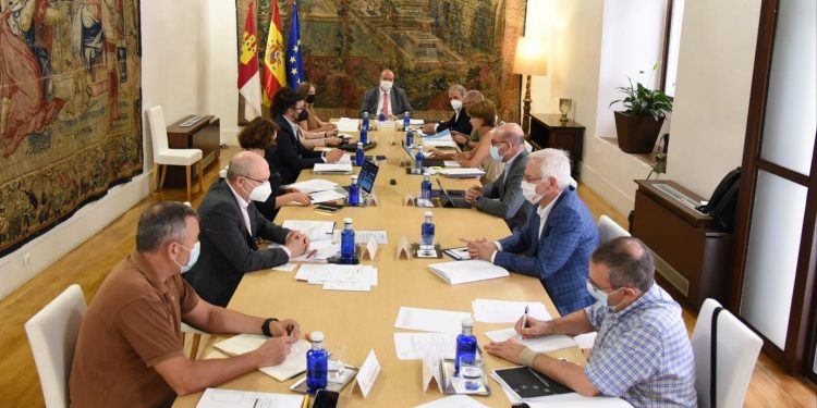 Castilla-La Mancha recibirá a lo largo de este 2021 más de 1.050 millones de euros de los fondos europeos de recuperación 1 Castilla-La Mancha recibirá a lo largo de este 2021 más de 1.050 millones de euros de los fondos europeos de recuperación
