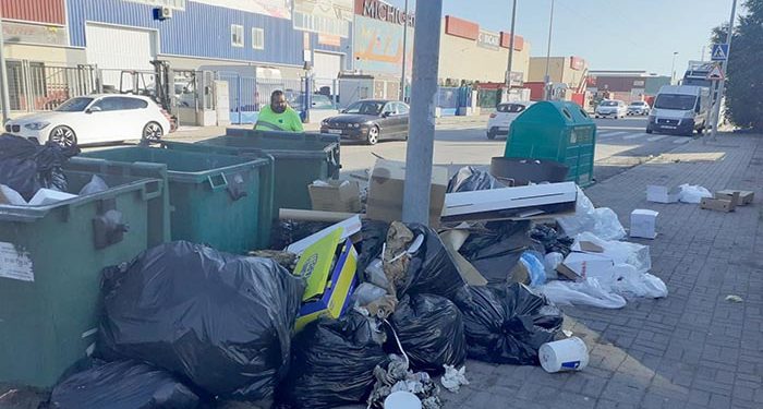 El Ayuntamiento de Cabanillas se dirige a las empresas de los polígonos para abordar el problema de la basura en las calles 1 El Ayuntamiento de Cabanillas se dirige a las empresas de los polígonos para abordar el problema de la basura en las calles