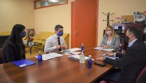 El Gobierno regional y Carrefour abordan las diferentes líneas del Plan Adelante que favorecen la inversión y la contratación en la provincia de Cuenca