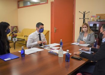El Gobierno regional y Carrefour abordan las diferentes líneas del Plan Adelante que favorecen la inversión y la contratación en la provincia de Cuenca