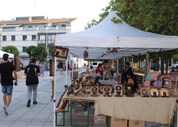 El I Mercado de las Manos de Cabanillas echa el cierre tras dos días de intensa promoción de la artesanía de cercanía