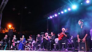 Flamenco puro y sin concesiones en la Plaza del Pueblo de Cabanillas
