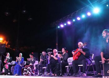 Flamenco puro y sin concesiones en la Plaza del Pueblo de Cabanillas