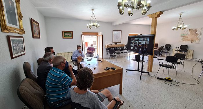 Fundación La Caixa impulsa el proyecto de Aulas Conectadas en diez pueblos de la sierra norte de Guadalajara para luchar contra la despoblación