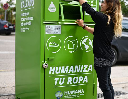 Humana recupera 80.000 prendas de ropa en Tarancón durante el primer semestre para darles una segunda vida